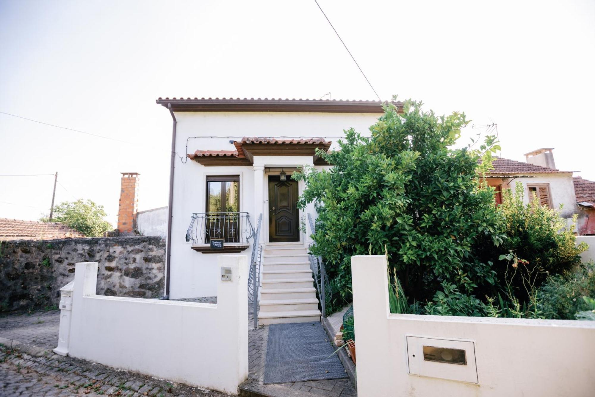R3 - Guesthouse Travessa Da Arieira Aguda (Leiria) Esterno foto