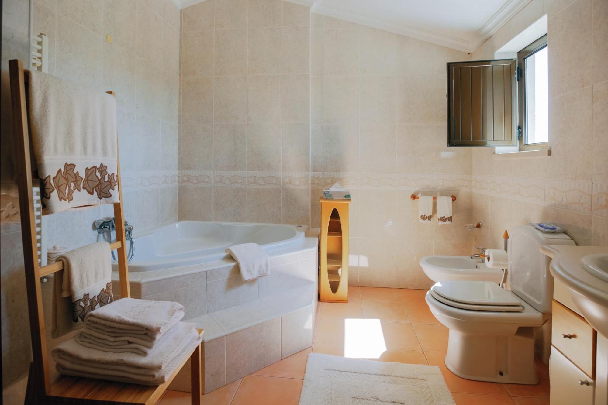 R3 - Guesthouse Travessa Da Arieira Aguda (Leiria) Esterno foto