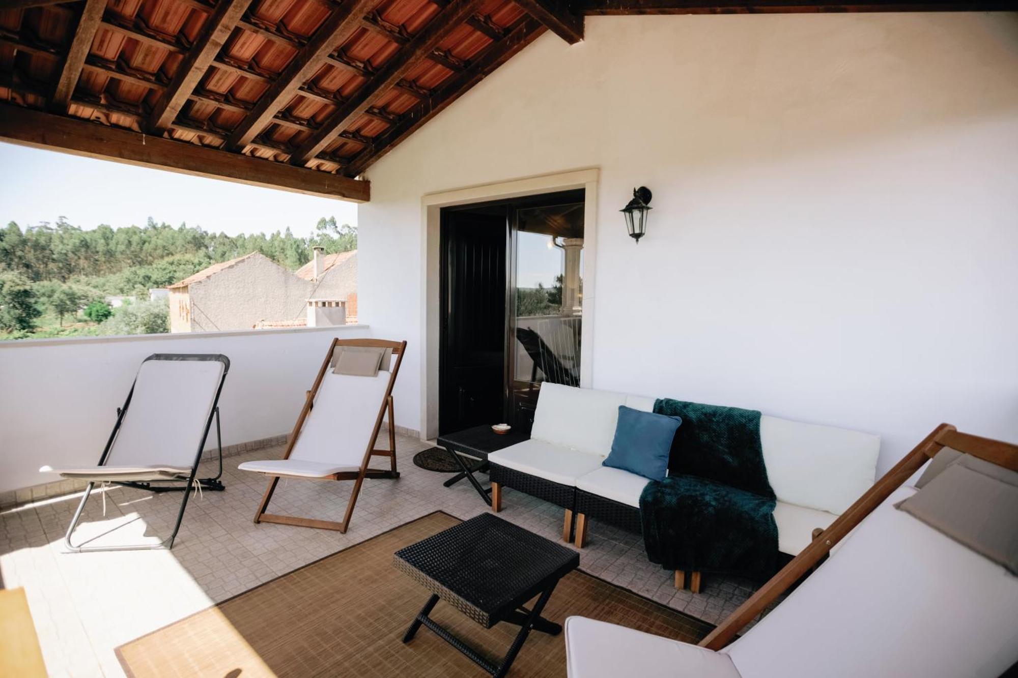 R3 - Guesthouse Travessa Da Arieira Aguda (Leiria) Esterno foto